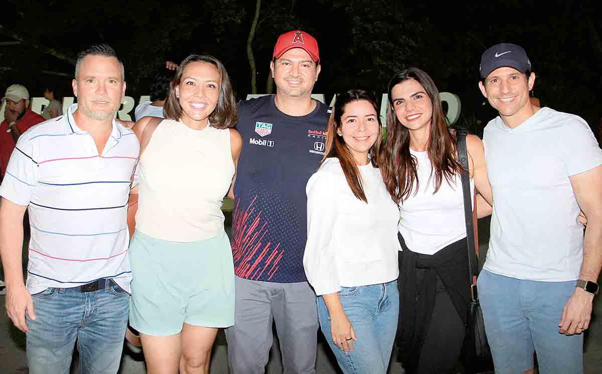 LUIS LEGORRETA, ANA CRIS DE LEGORRETA, JORGE RODRÍGUEZ, ADRIANA SÁNCHEZ, ISABELA VERASTEGUI Y CARLOS NUÑEZ DE CACERES nos regalaron su mejor sonrisa