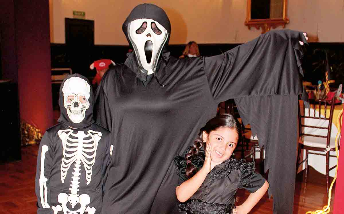 DIEGO MARIÑO, ANDREA MARIÑO Y MONSE MARIÑO nos asustaron con sus disfraces