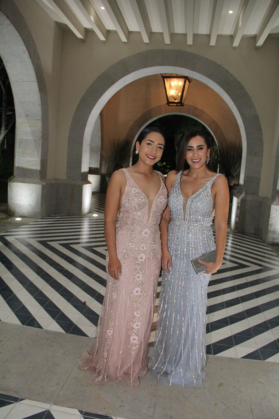 Alejandra Padilla y Fanny Padilla.