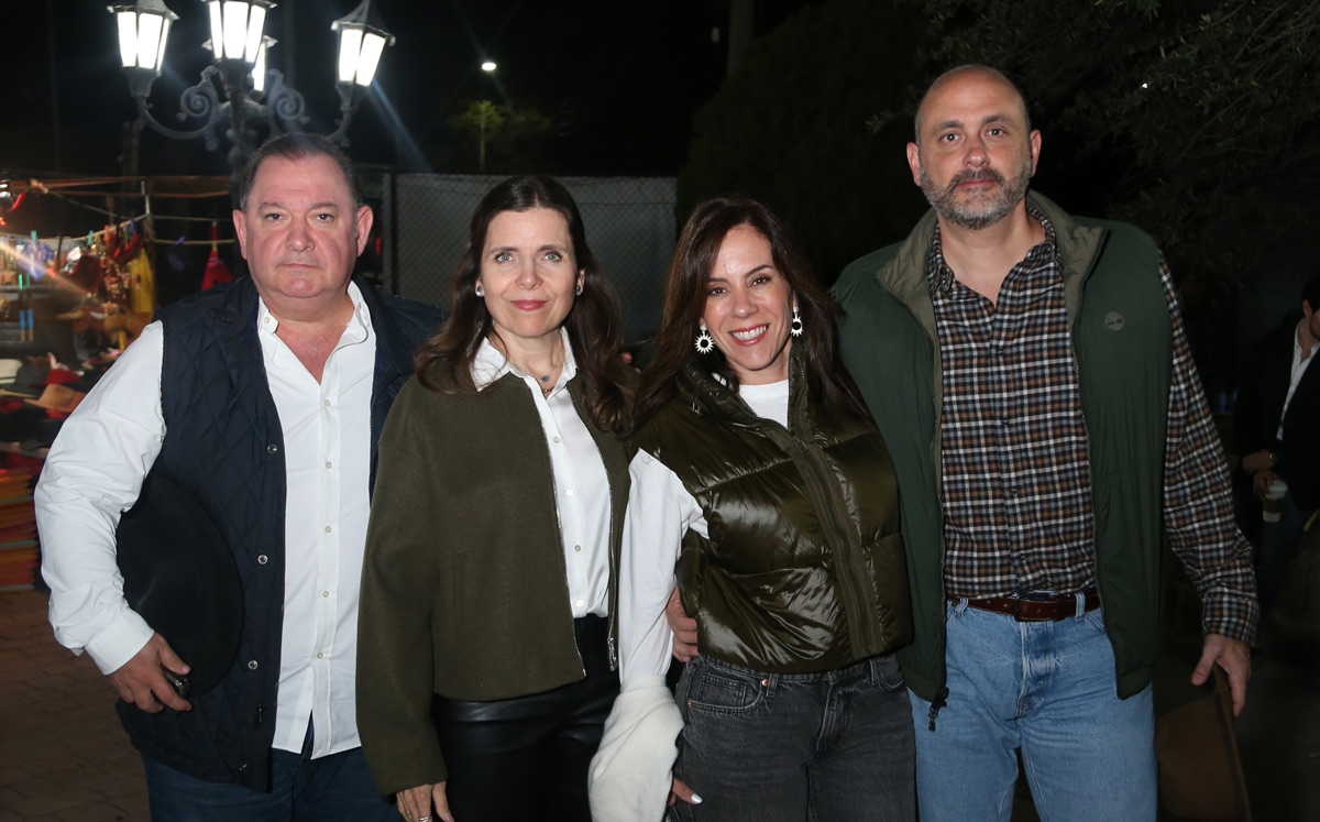 César Garza, Silvia Galván de Garza, Tania Armenta de Treviño y Mauricio Treviño / Foto: Roberto Alvarado