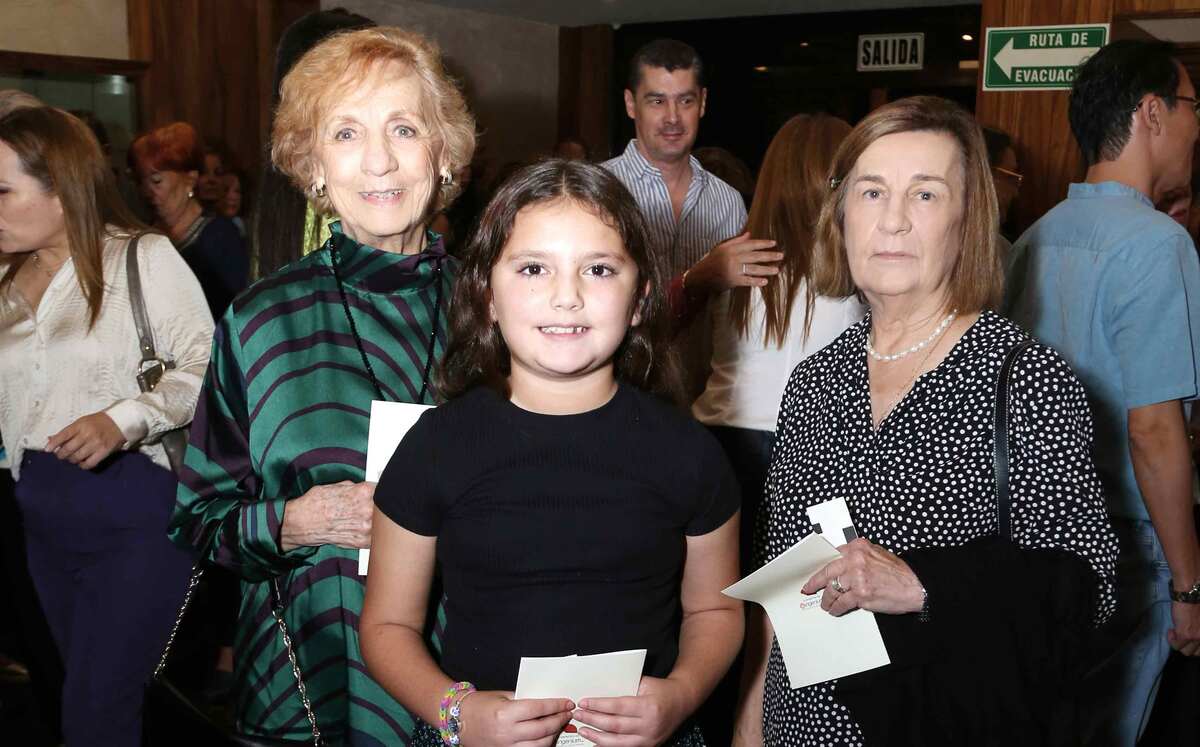 Consuelo Zambrano de Garza, Bárbara Garza y Manina Zambrano