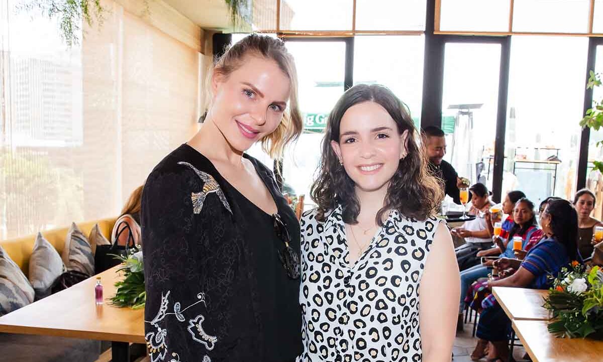 Yvonne Exertier y Alana Orduño