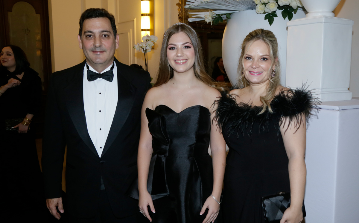 Eduardo Villarreal, Isabel Villarreal y Karla Benavides de Villarreal / Foto: Omar Valdez