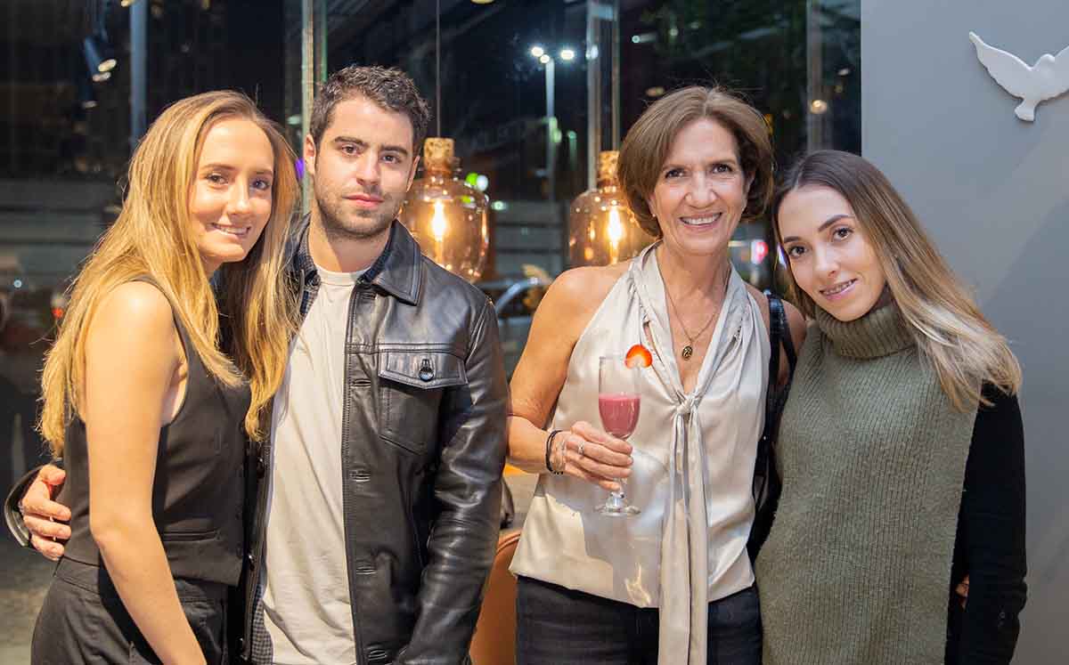 Karla Bravo, José María Banegas, Angélica García y Andrea Bravo (Fotos: Yanahui F. Sevilla)