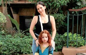 GEORGINA SEPTIÉN Y ALEXA GUTIÉRREZ disfrazada de la princesa Merida de la película Valiente