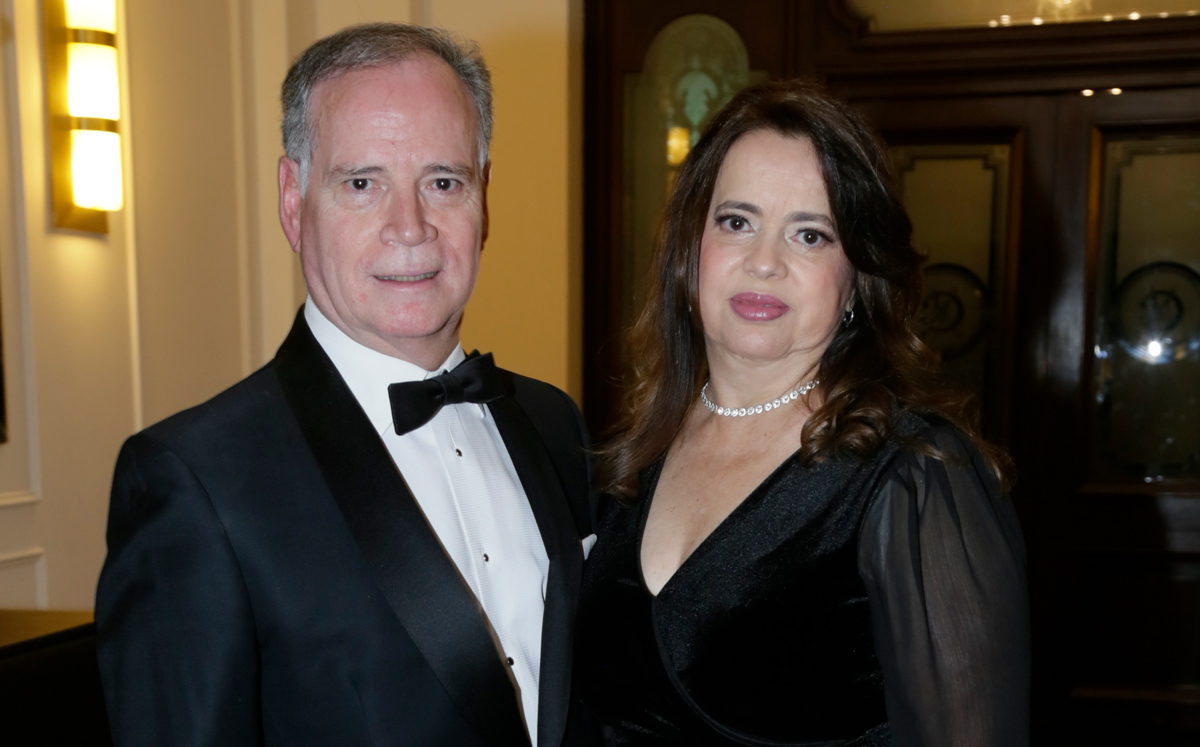 Luis Iturralde y Piny Zambrano de Iturralde, presidente del consejo de administración del Casino / Foto: Omar Valdez