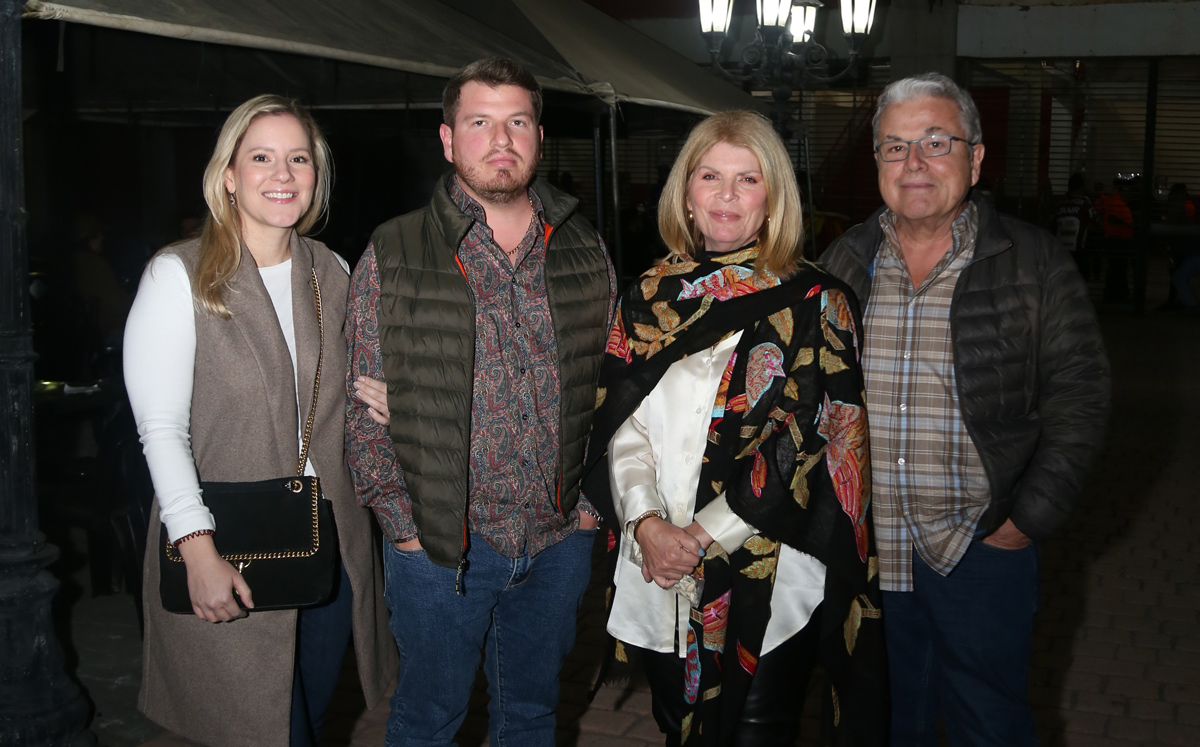 Margarita Márquez, Alejandro Garza, Lorena González y Alejandro Garza / Foto: Roberto Alvarado