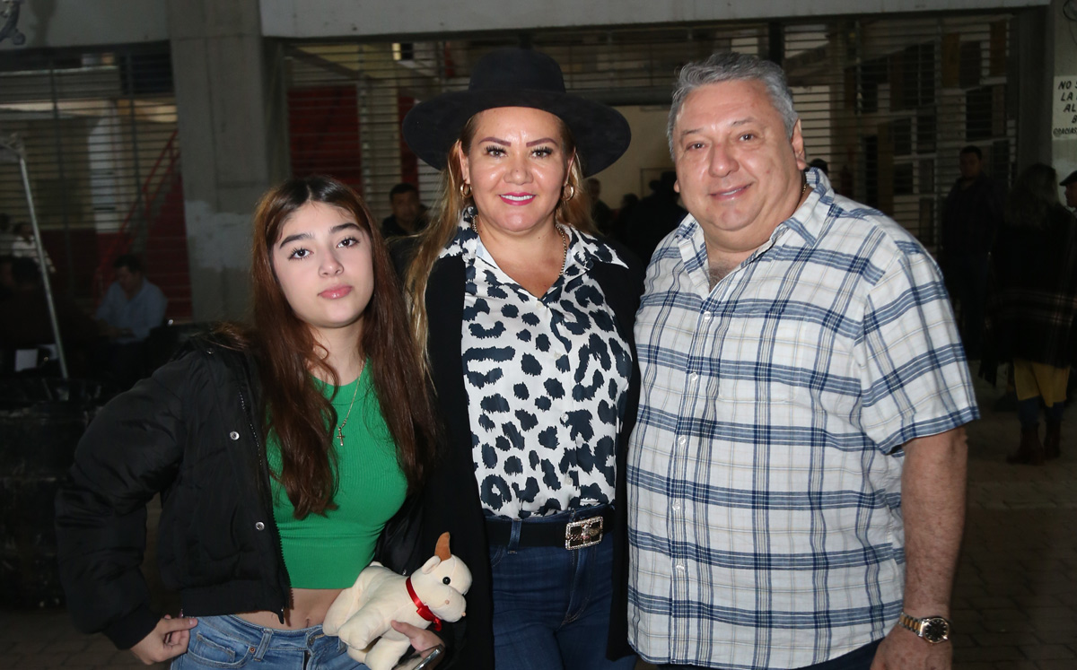 María De los Santos, Jesenia Ríos y Federico De los Santos / Foto: Roberto Alvarado
