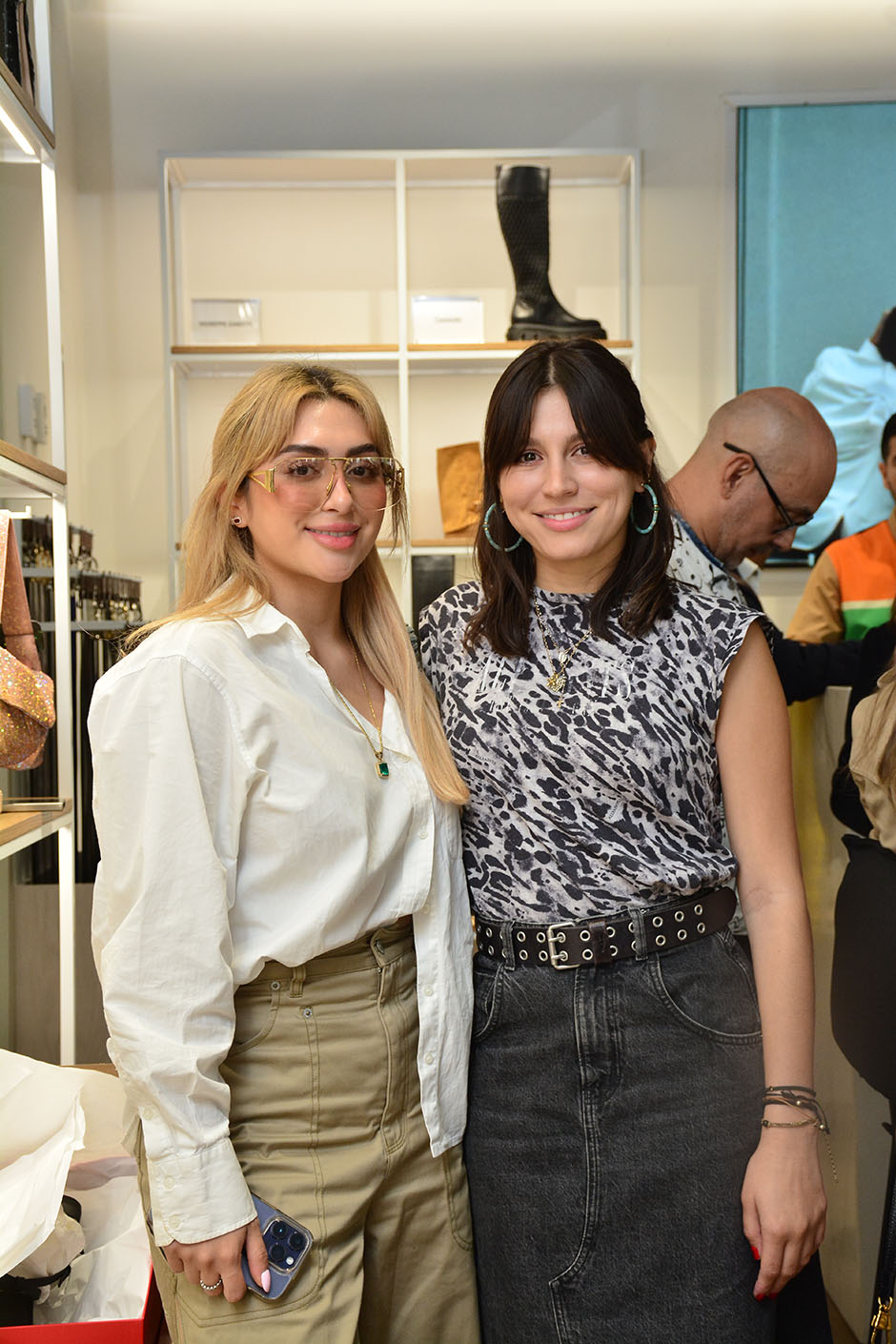 Nicole Castañeda y María Valenzuela