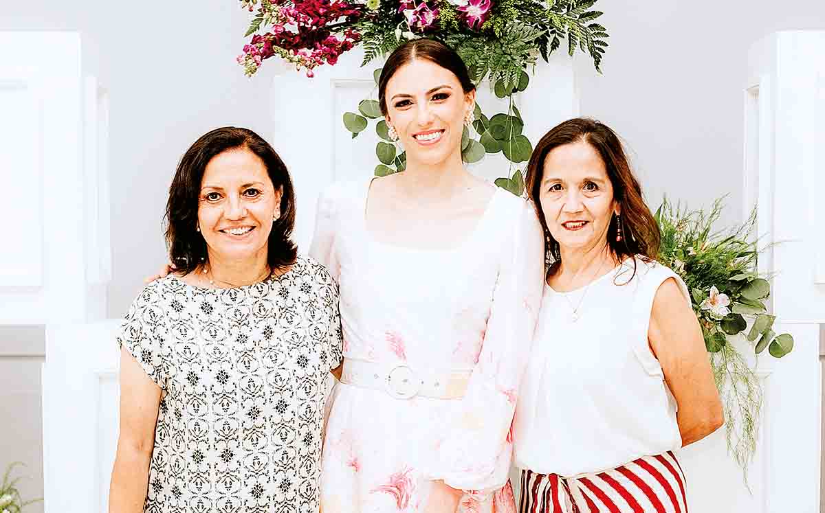 Asistentes del evento llegaron con sus mejores outfits