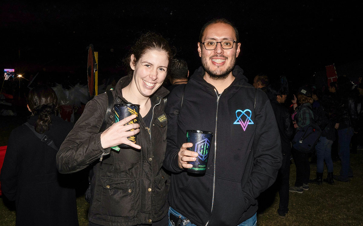 Nora Kelsall y Rolando Bautista