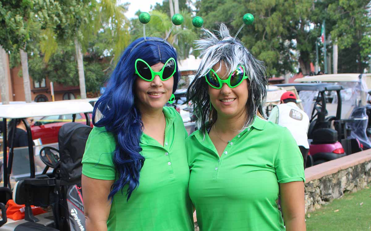 ANA SOFÍA MEZA, MARTHA OCHOA nos encantaron con su disfraz de alien
