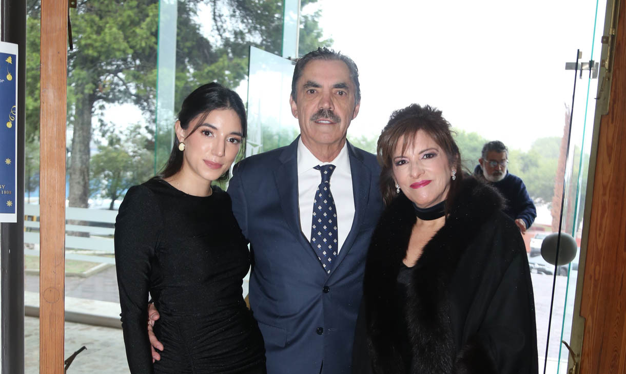 Fernanda González, Javier González y Rebeca Lobeira