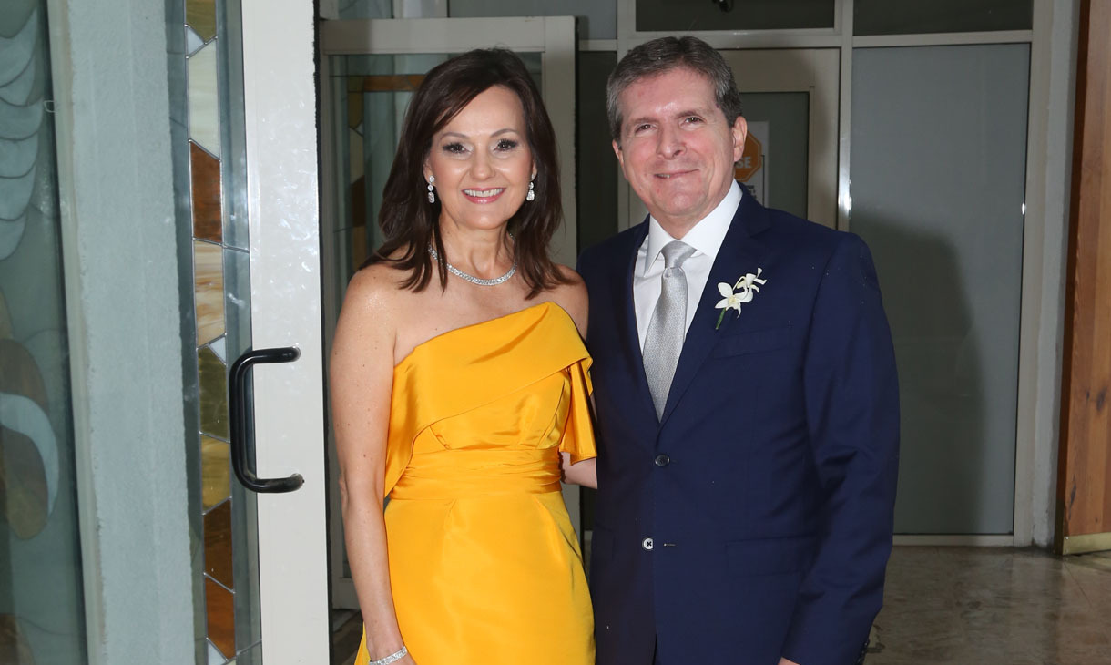 PAPÁS DEL NOVIO. Mónica Escamilla y Eduardo Lobeira
