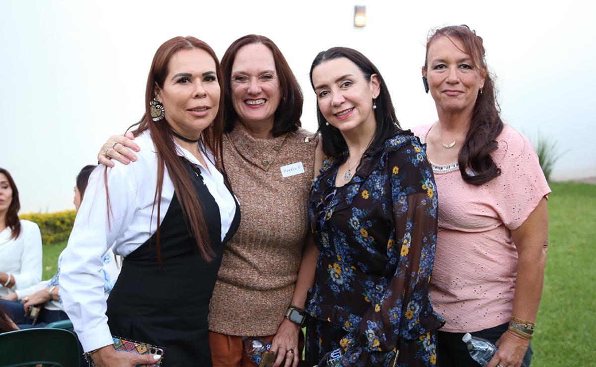Elizabeth, Mayela, Olalla y Mayela