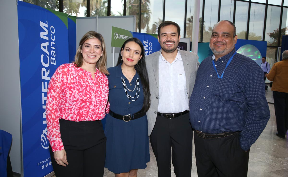 Iris, Karla, Juan Diego y Armando