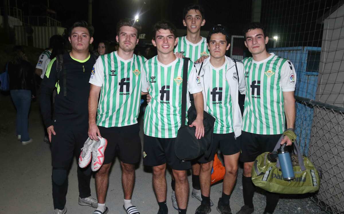 Jorge González, Diego Arce, Diego Montalvo, Sebastián Aguirre, Alejandro Denigris y Alejandro Hunger