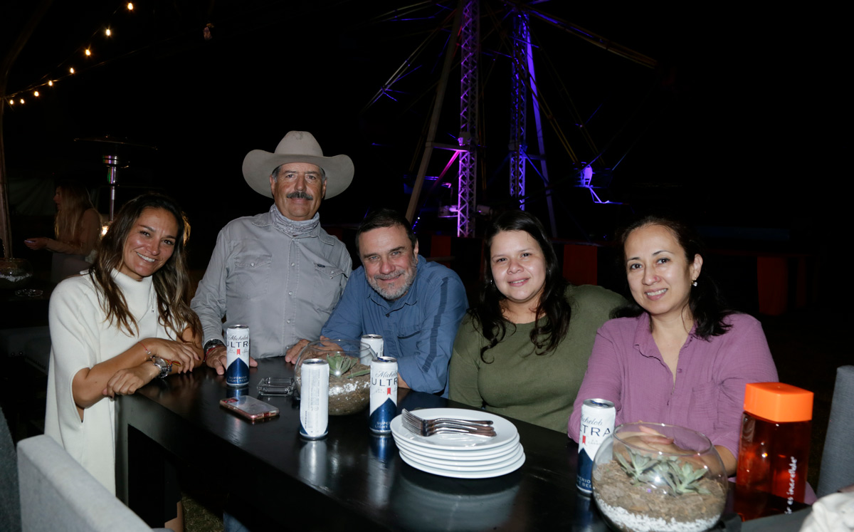 Priscila Garza, Óscar Treviño, Juan José Vázquez, Claudia Méndez y Lily Villarreal / Foto: Omar Valdez