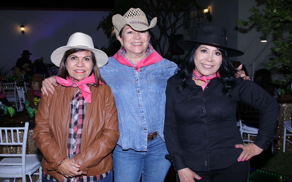 Silvia, Mayela y Martha