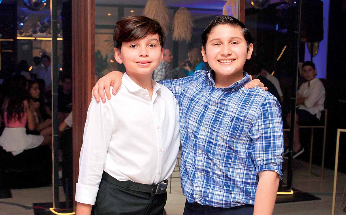LUCIANO GARCÍA Y JORGE LUNA festejaron junto a Leo de sus XV años