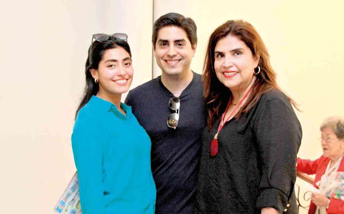 PERLA MENDOZA, JOSÉ ALBERTO FERNÁNDEZ Y ANA MARÍA SALAZAR nos regalaron sus mejores sonrisas en la lotería de la UFCM