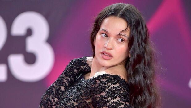 Rosalía rompe en llanto en los Latin Grammy por Rauw Alejandro (X)