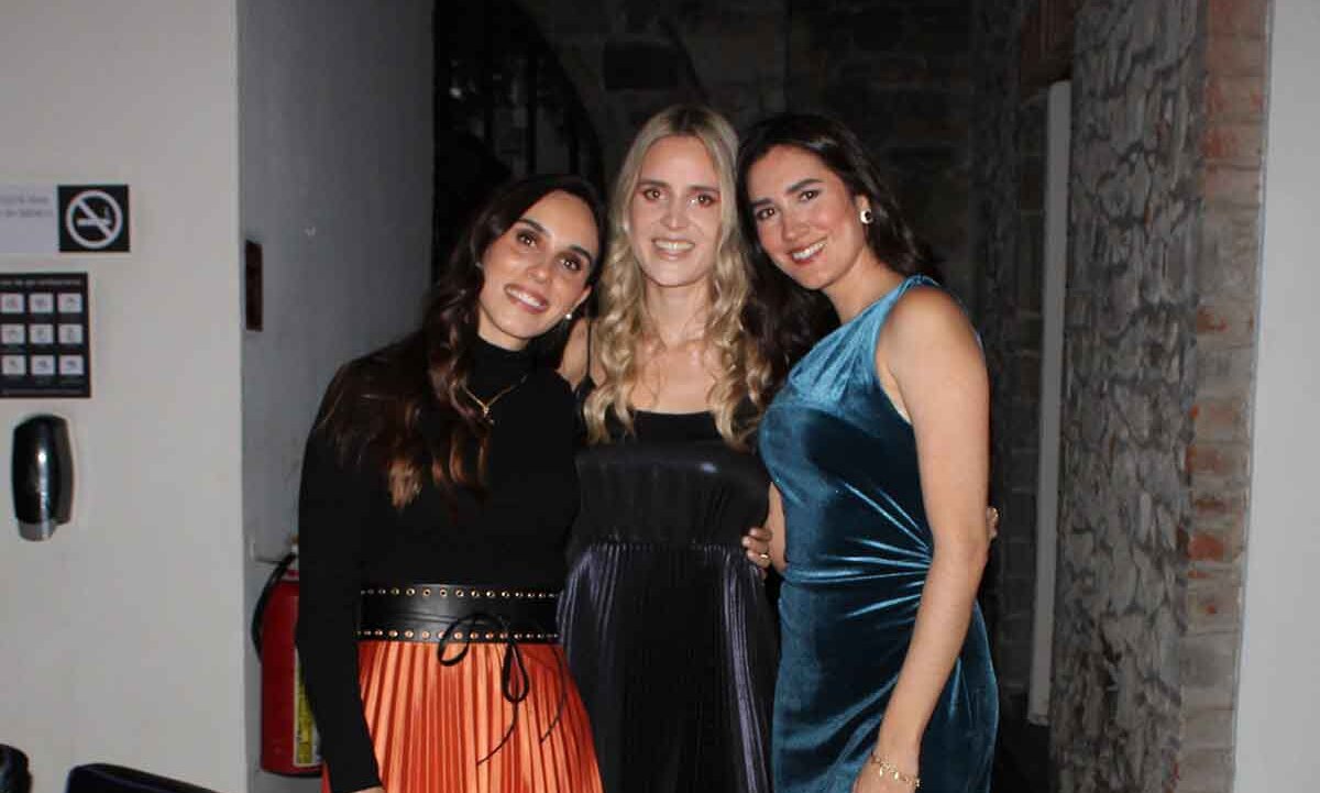 Regina Villalobos, Mari Tere Ávila y Valentina Albeck