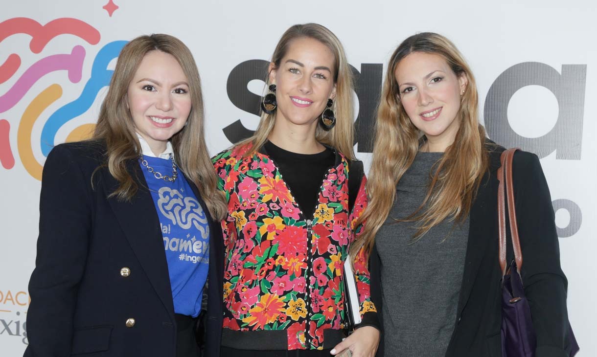 Norma Armenta, Claudia Véjar y Daniela Muzza