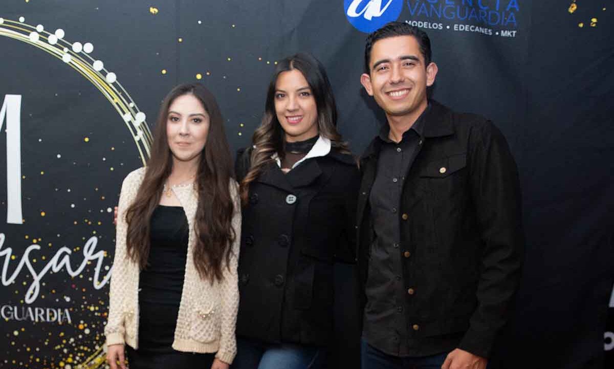 Nayeli Herrera, Miriam Herrera y Alejandro Azcarrga