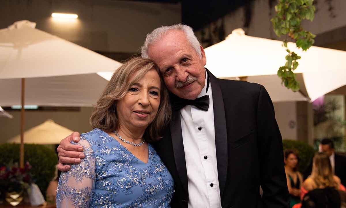 Papás del novio. Magda Pérez y Hugo Gosset