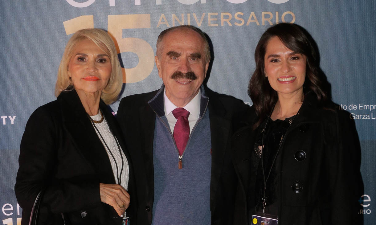 Gloria de Lara, Octavio Lara y Dorina Lara