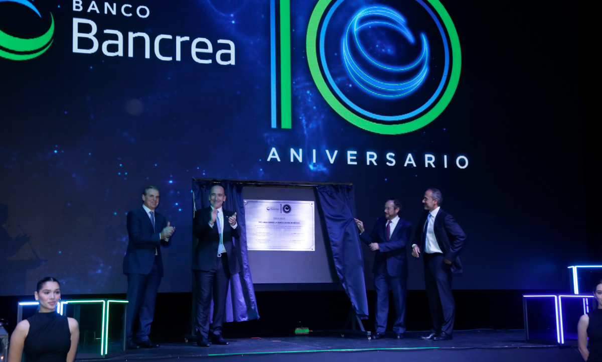 Ceremonia de develación Alejandro Martínez, Ernesto López Clariond, Adrián Lozano y Federico Clariond / Foto: Omar Valdez