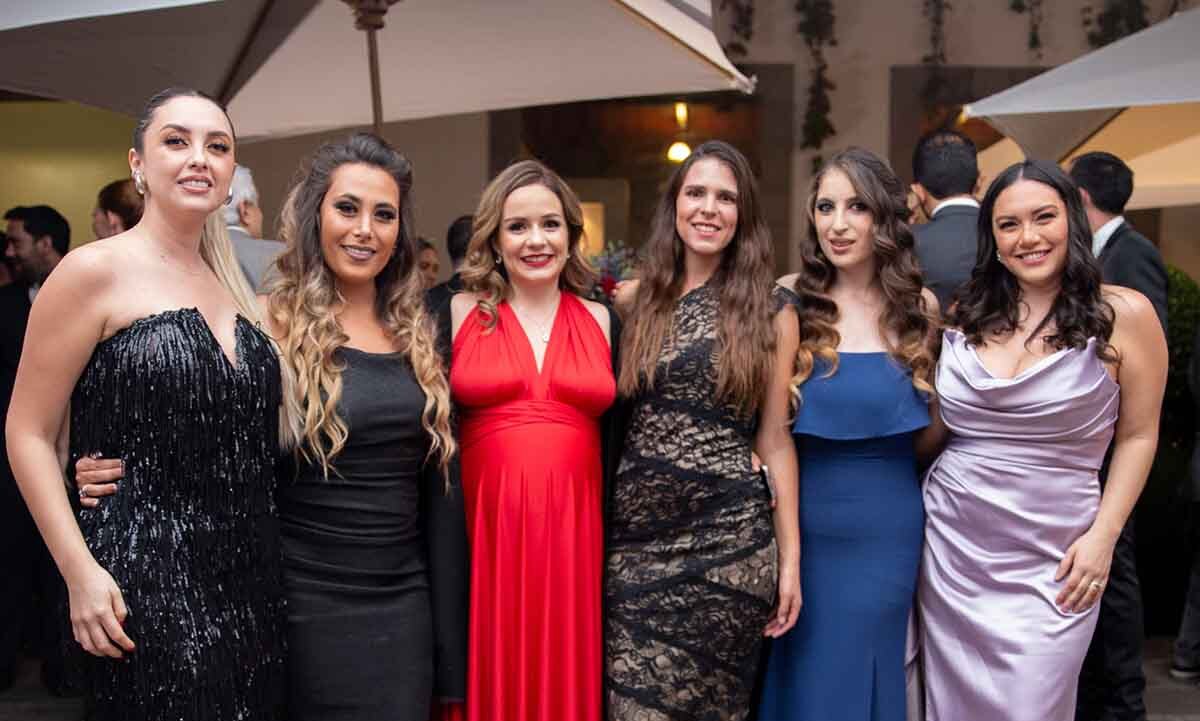 Amanda Sherwell, Maricruz de Lara, Vanessa Tabinia, Pamela Cuadros, Fernanda Bedoña y Diana Moreno