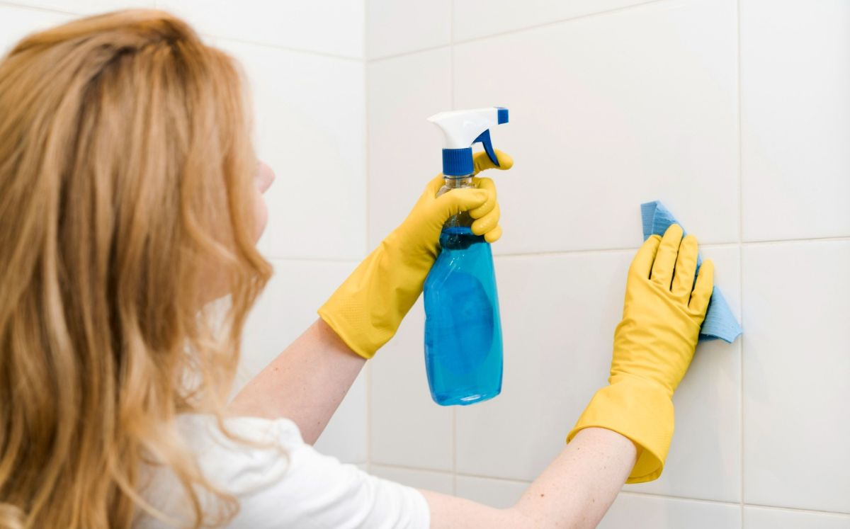 Tips de higiene y limpieza para un baño impecable (Foto: Freepik)