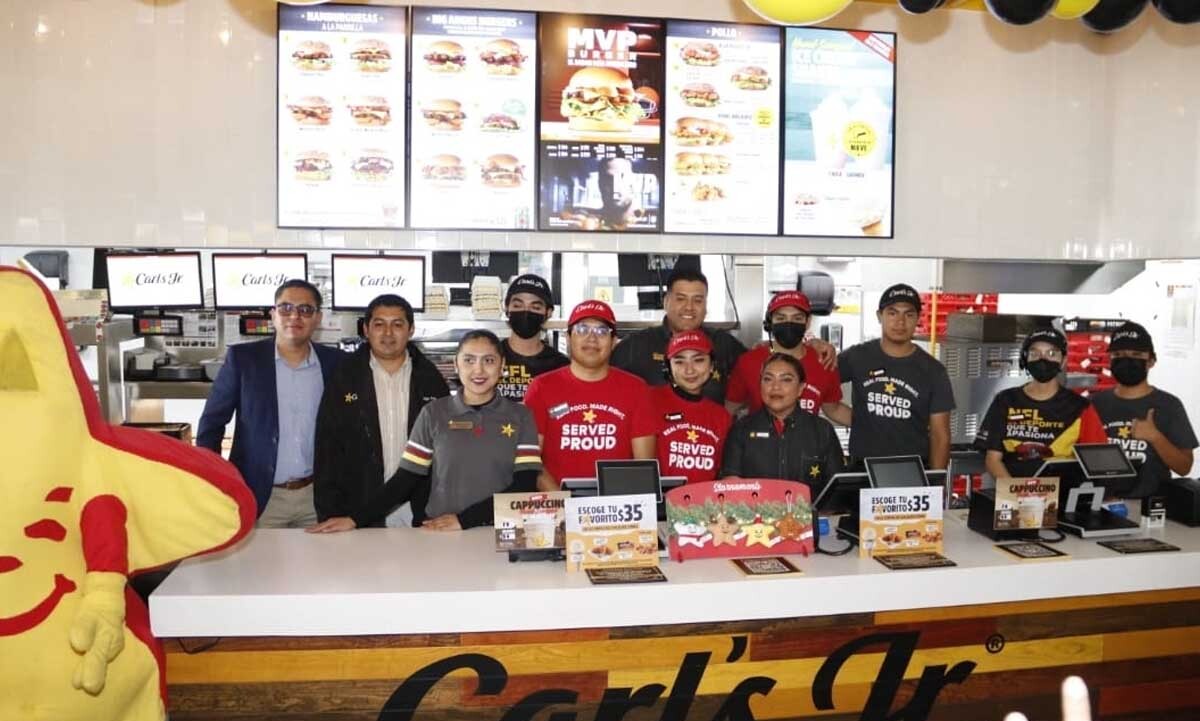 Primer Aniversario Carl’s Jr en Pabellón Serdán
