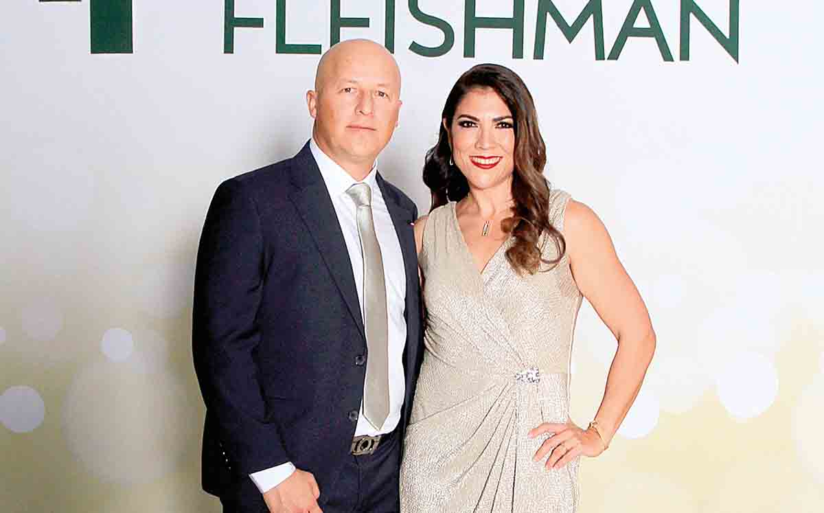 RAÚL NIAVES Y MARIANA PRIEGO orgullosos de celebrar el 50 aniversario de la Fundación Fleishman