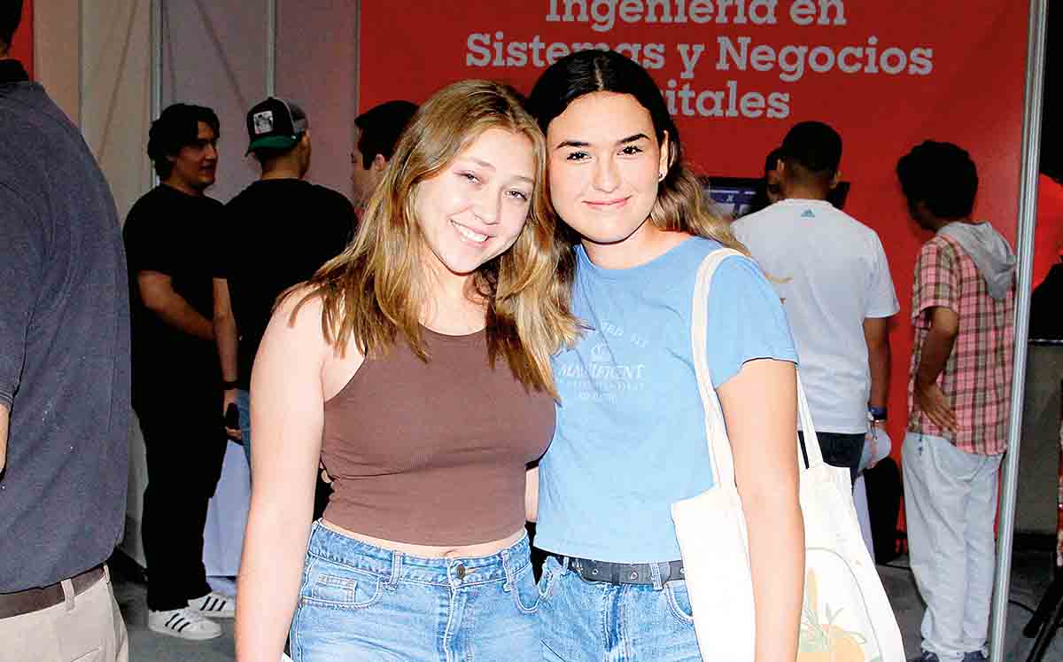 ANA NEGRETE Y ANA PÉREZ disfrutaron de stands, talleres y conferencias