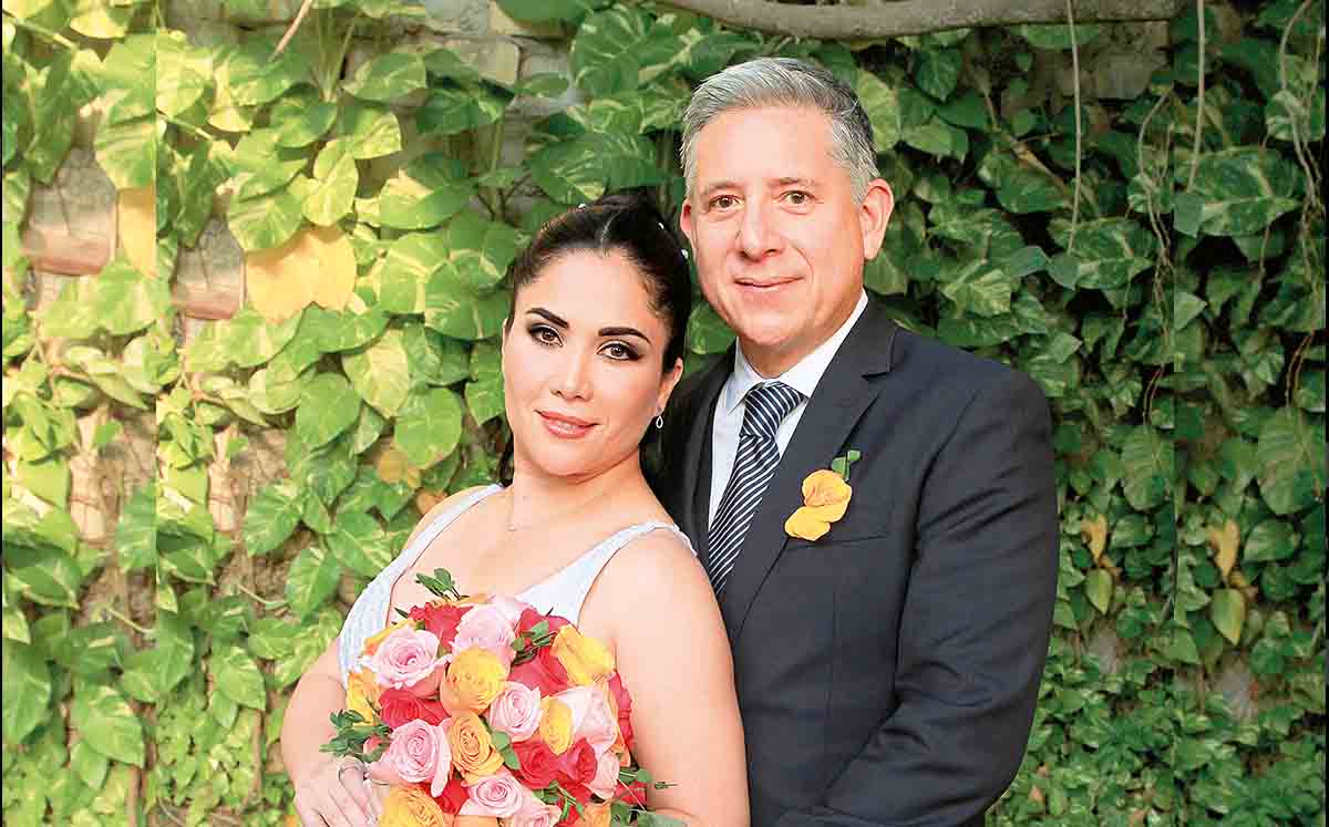 ESTHER COUTIÑO Y LUIS VELÁZQUEZ la feliz pareja