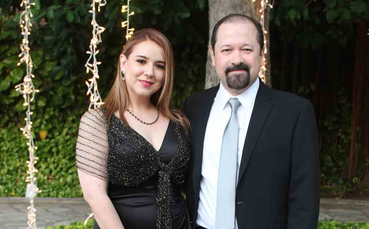 SONIA GARZA Y ALFREDO MALDONADO llegaron con sus mejores outfits a la boda de Esther y Luis