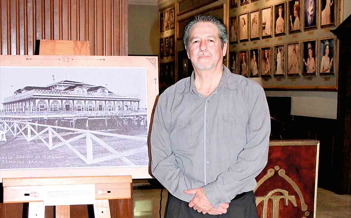 GERMÁN MEZA, presidente del Casino, extendió una cálida bienvenida a los presentes