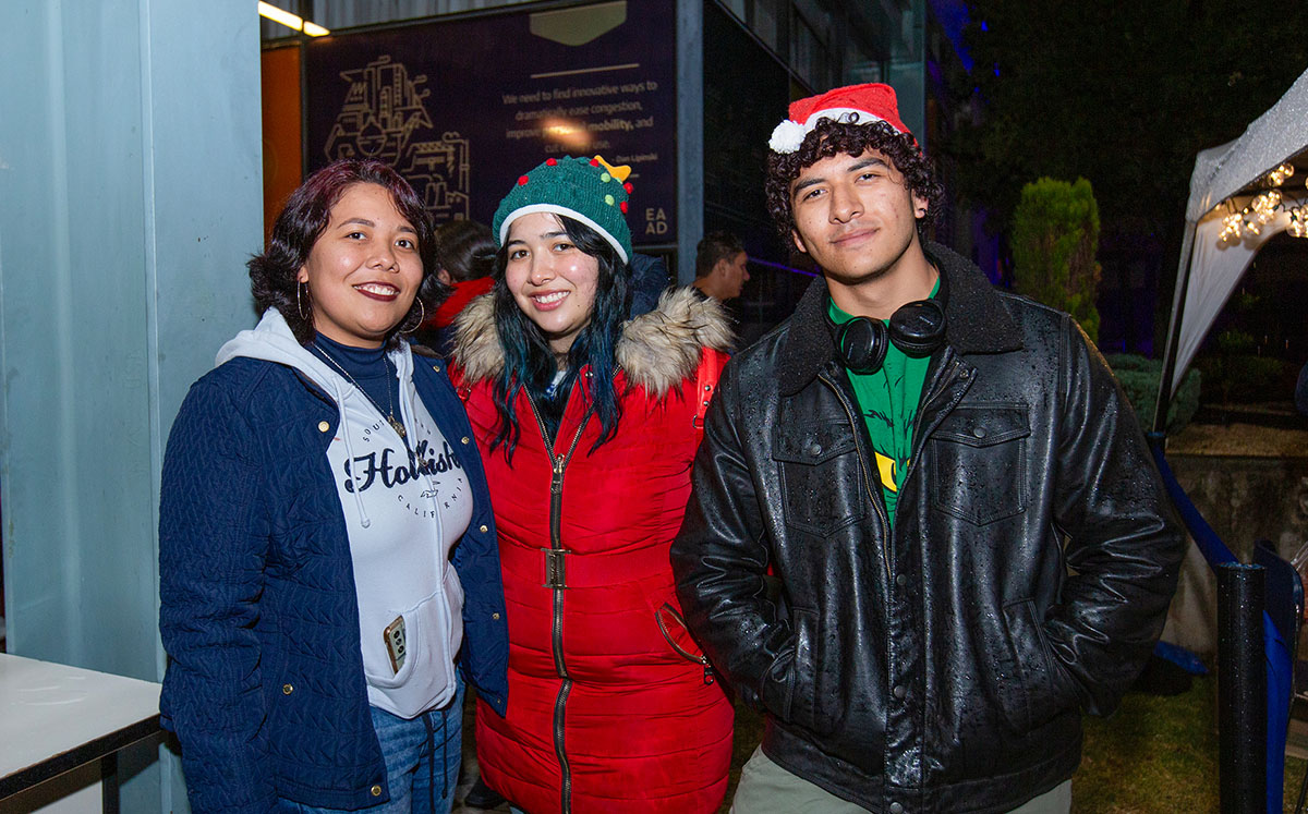 Ilse Ortiz, Alexa Ortiz y Jorge Ortiz