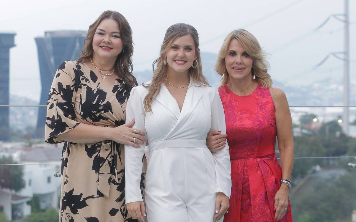 Betty Rubio, Roberta Elizondo y Claudia Ibarra. Fotos: Daniel Saldívar