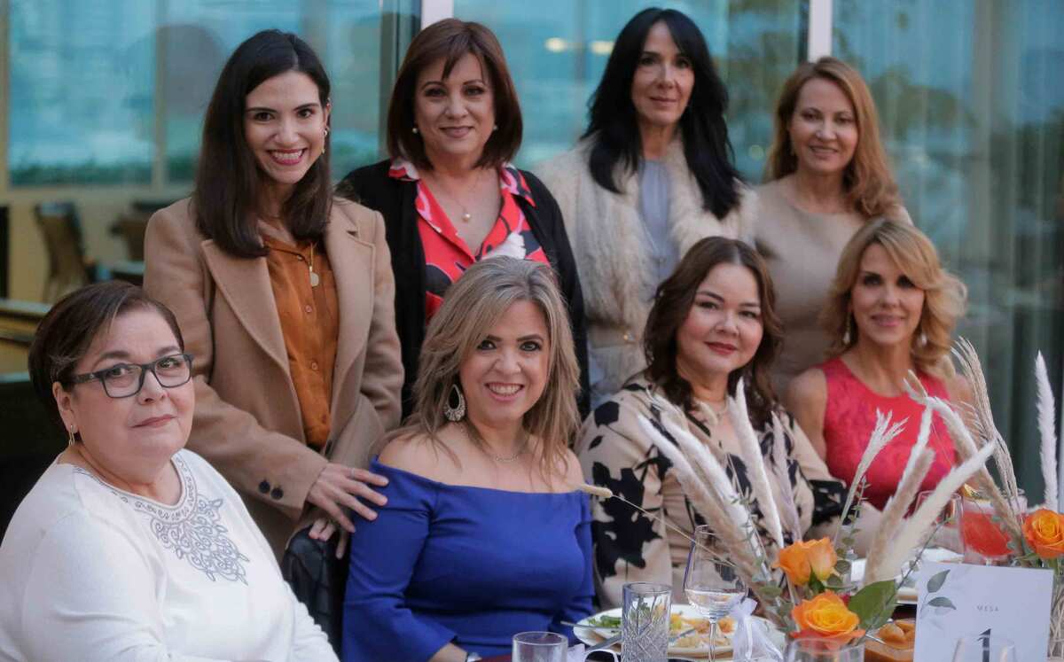 Clarissa González, Ana Roesch, María Eugenia Vilchis, Marcela Andrade, Cristy Moreno, Betty Rubio y  Claudia Ibarra