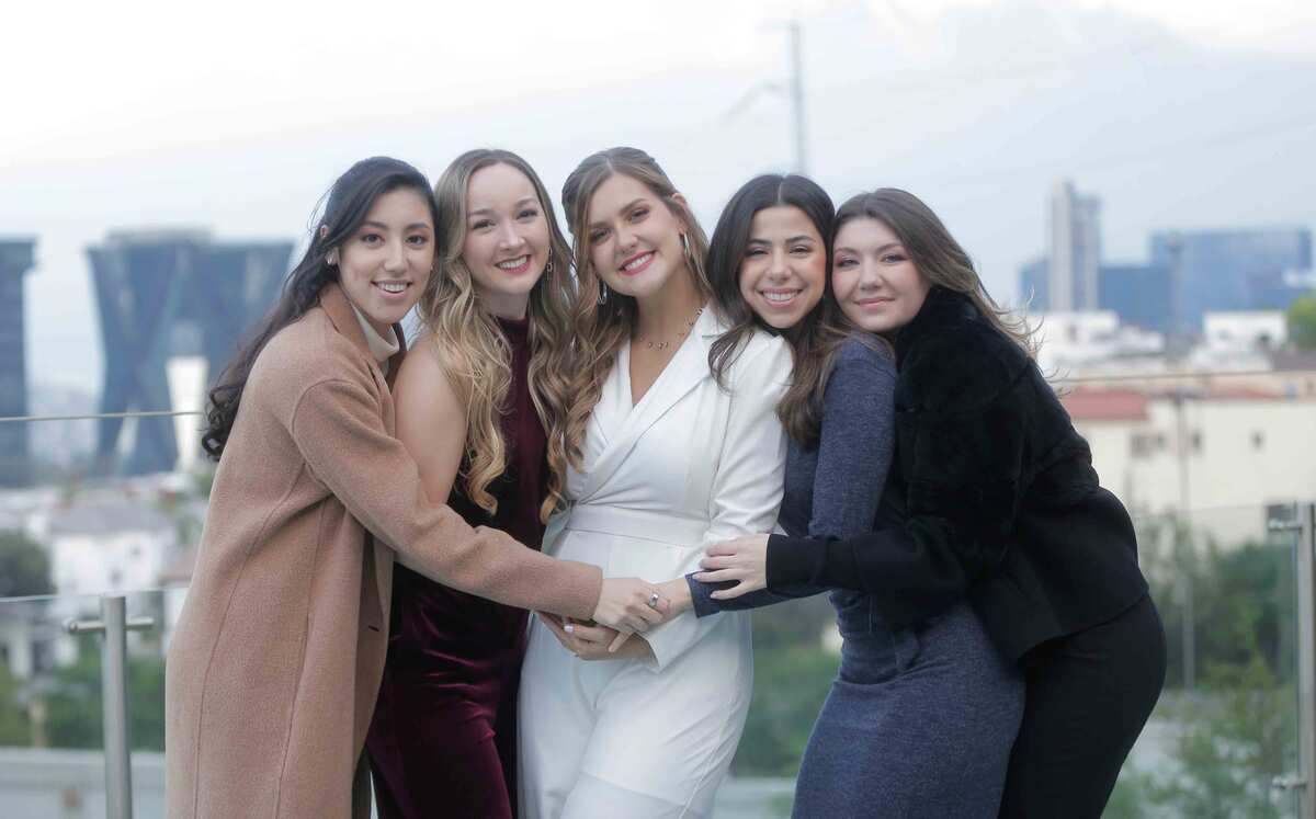 Julia Ocejo, KatYa Cantú, Roby Elizondo, Isabel Bravo y Priscila González