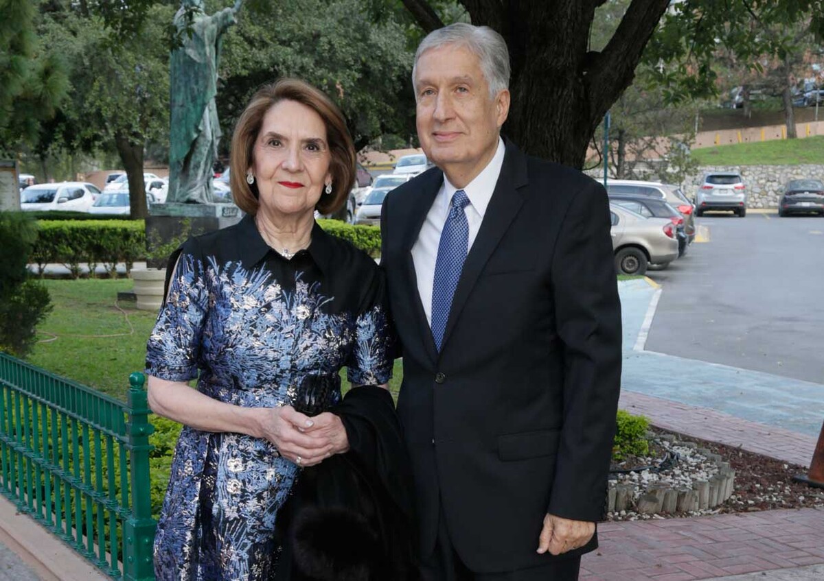 Magdalena Margáin de Ramírez y David Noel Ramírez