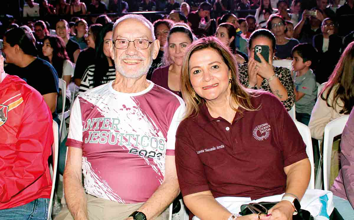 FERNANDO FERNÁNDEZ Y LORENA GLACOMÁN disfrutaron de los Juegos Interjesuíticos