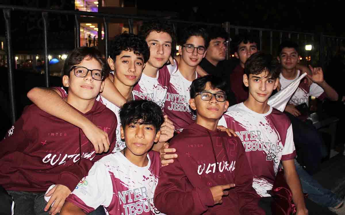 MATÍAS BURGOS, ALAN LOZANO, PATRICIO GODOY, VICENTE SARO, RENÉ GALUE, ALEJANDRO MONDRAGÓN, ARI MOHAMAR presentes en los Juegos Interjesuíticos