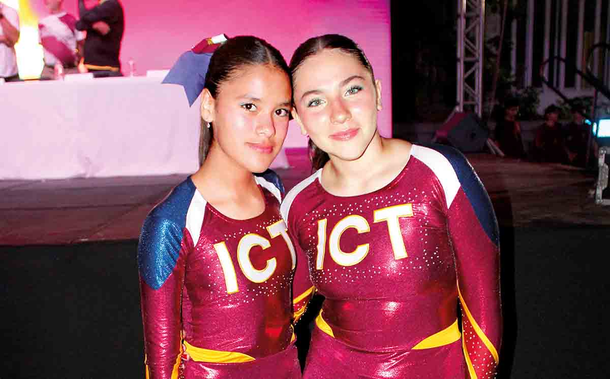 KAROL URBINA y MARÍA SOFÍA ROSAS realizaron el perfomance llamado Un Soñador