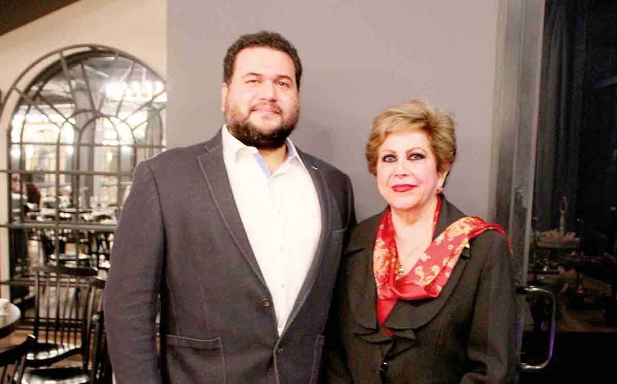 LUIS CASTILLO e ISABEL SALEM llegaron puntuales al Kick Off Meeting de Grupo Multimedios
