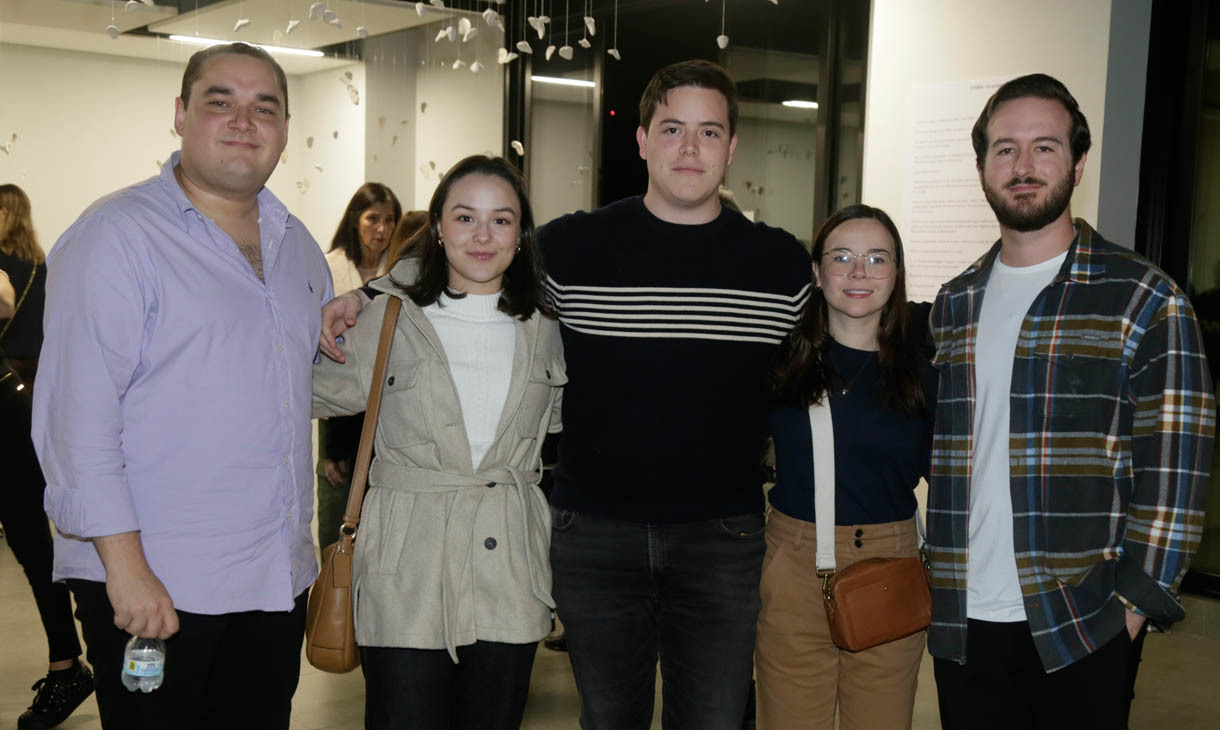 Willy Barrenechea, Alma Torres, Max Narváez, Paulina Blanco y Ricky Estrada